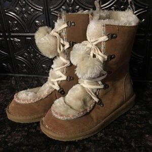 American Eagle Furry Pom Pom Winter Boots